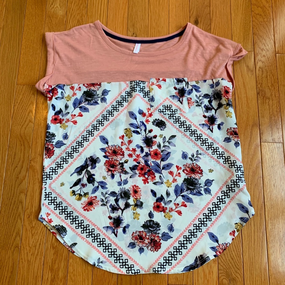 Multi colored tshirt mixed media size xs